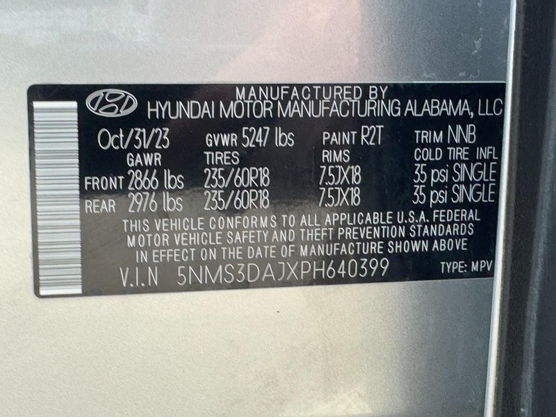 Hyundai Santa Fe Vehicle Image 24