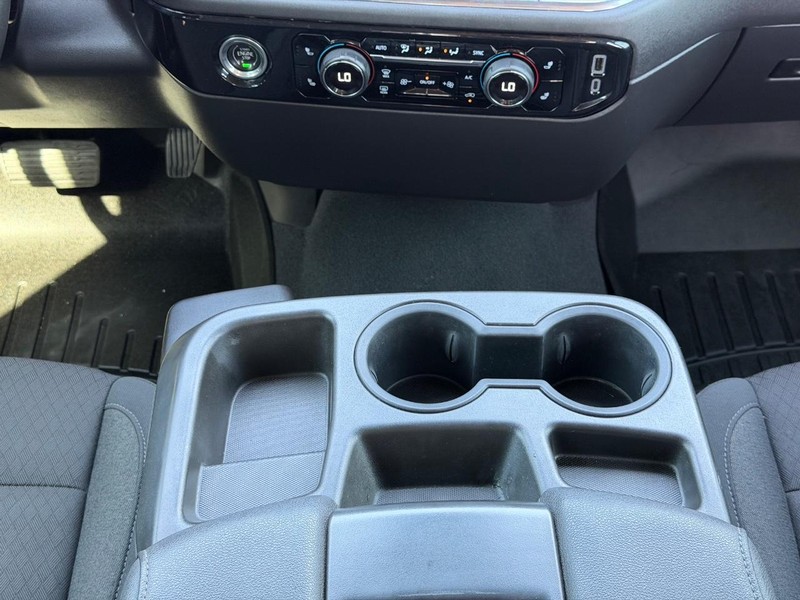 Chevrolet Silverado 1500 Vehicle Full-screen Gallery Image 14