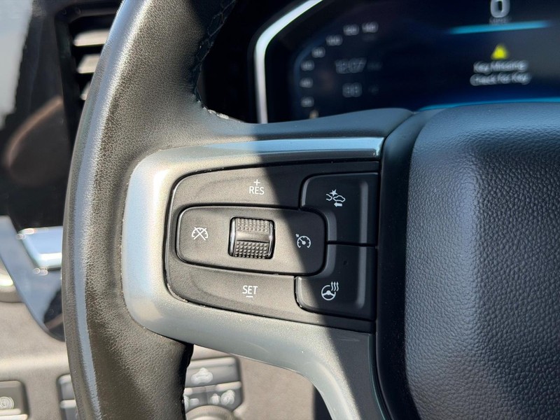 Chevrolet Silverado 1500 Vehicle Full-screen Gallery Image 16