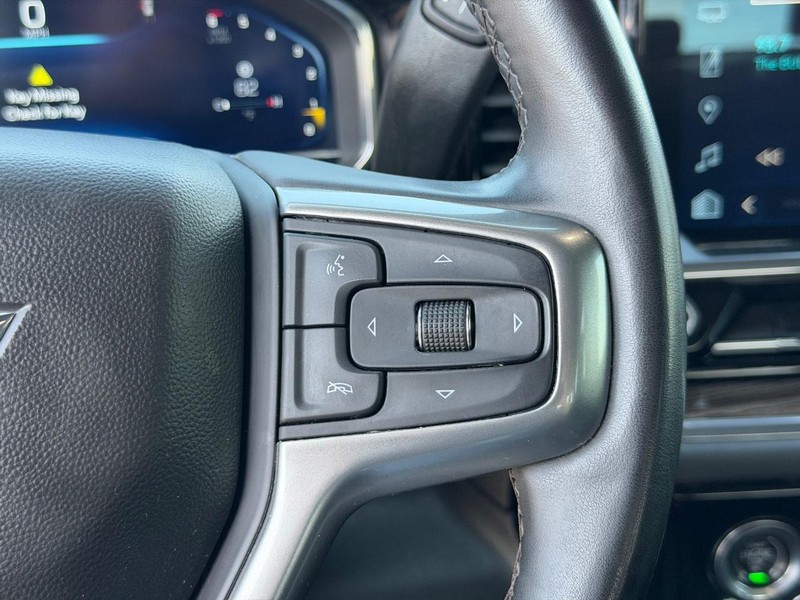 Chevrolet Silverado 1500 Vehicle Full-screen Gallery Image 17