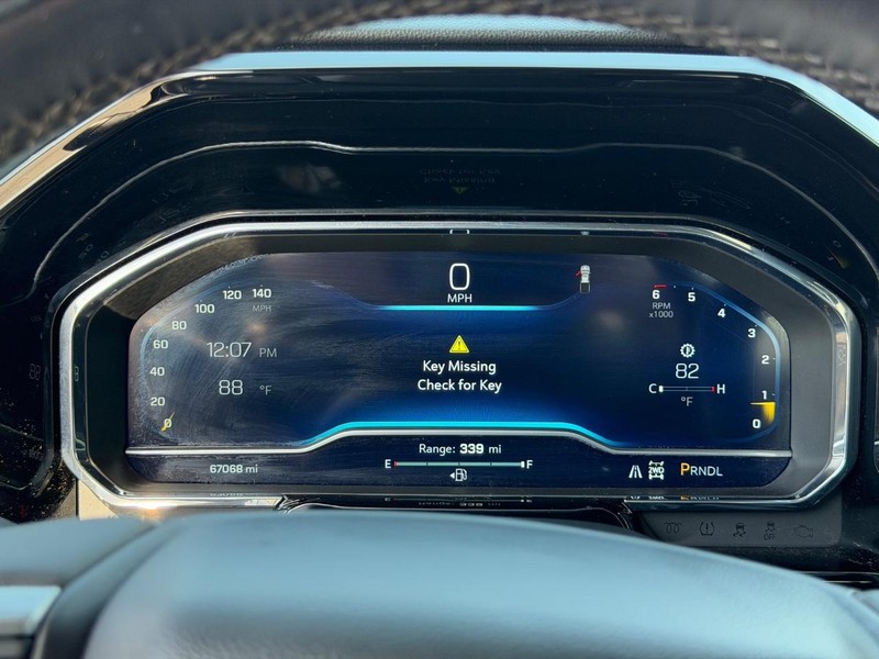 Chevrolet Silverado 1500 Vehicle Full-screen Gallery Image 18