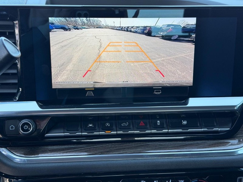 Chevrolet Silverado 1500 Vehicle Full-screen Gallery Image 20