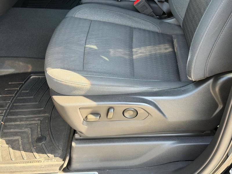 Chevrolet Silverado 1500 Vehicle Full-screen Gallery Image 23