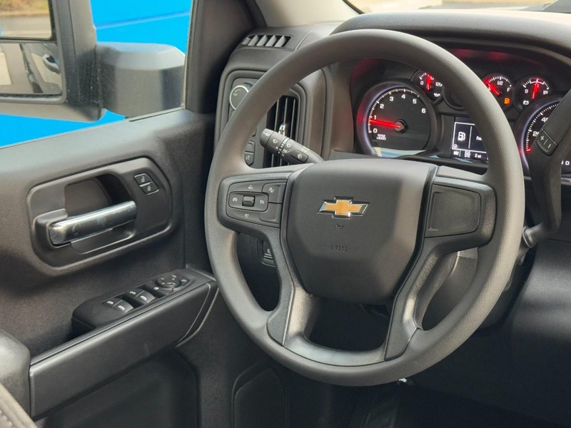 Chevrolet Silverado 2500HD Vehicle Image 07