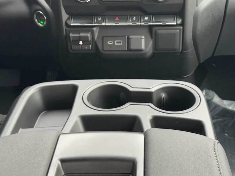 Chevrolet Silverado 2500HD Vehicle Image 09