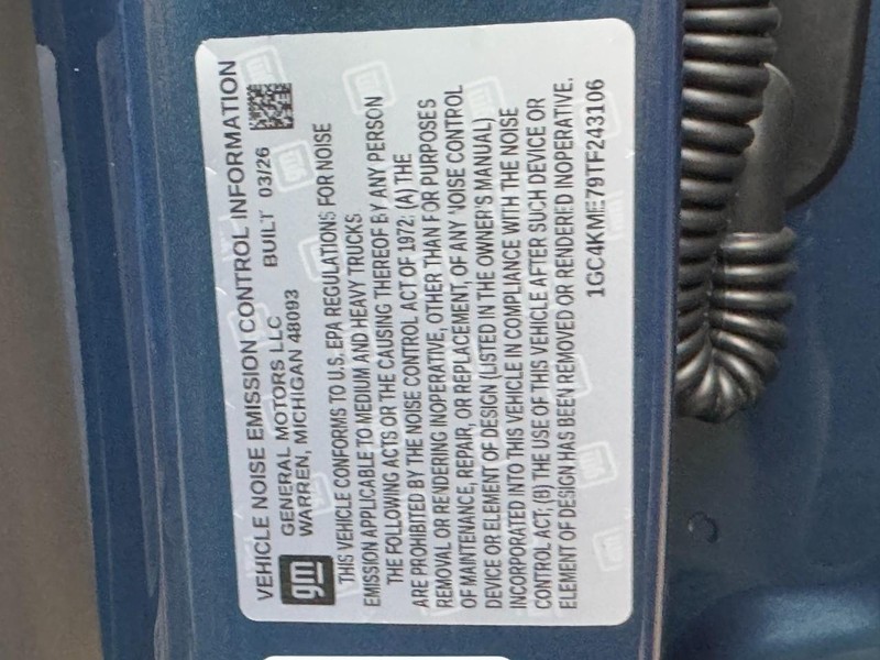 Chevrolet Silverado 2500HD Vehicle Image 14