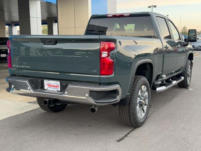 Chevrolet Silverado 2500HD Vehicle Image 03