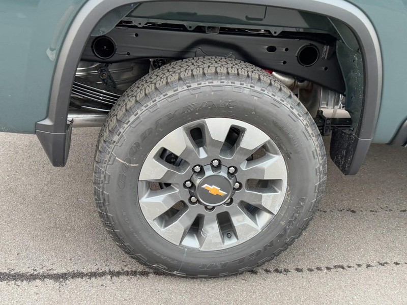 Chevrolet Silverado 2500HD Vehicle Image 04