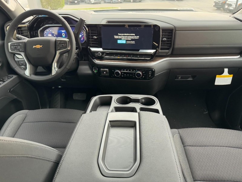 Chevrolet Silverado 2500HD Vehicle Image 06