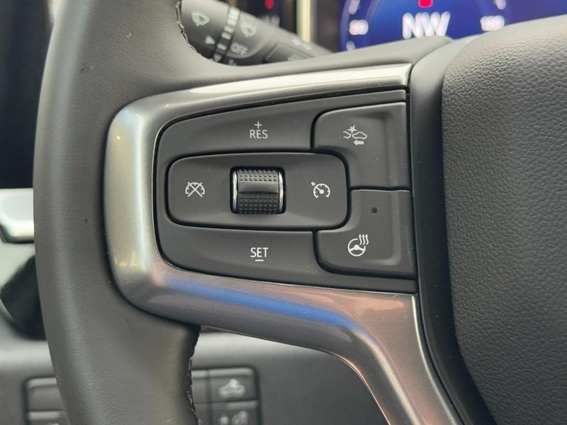 Chevrolet Silverado 2500HD Vehicle Image 10