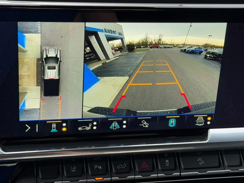 Chevrolet Silverado 2500HD Vehicle Image 13