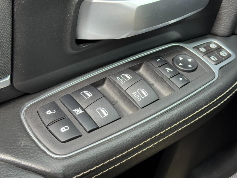 Ram 2500 Vehicle Image 21