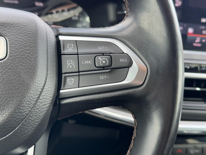 Jeep Compass Vehicle Image 17