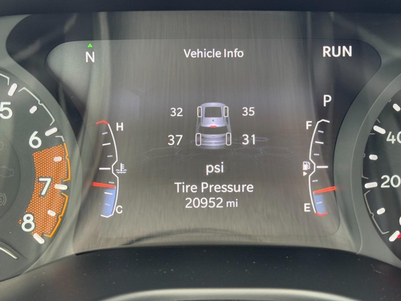 Jeep Compass Vehicle Image 18