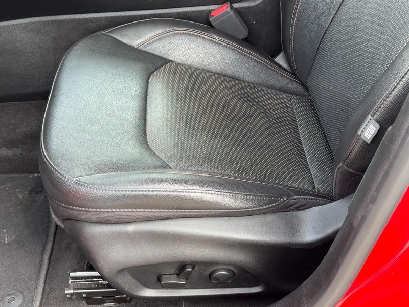 Jeep Compass Vehicle Image 21