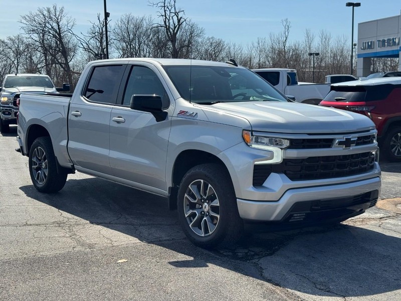 Chevrolet Silverado 1500 Vehicle Full-screen Gallery Image 02