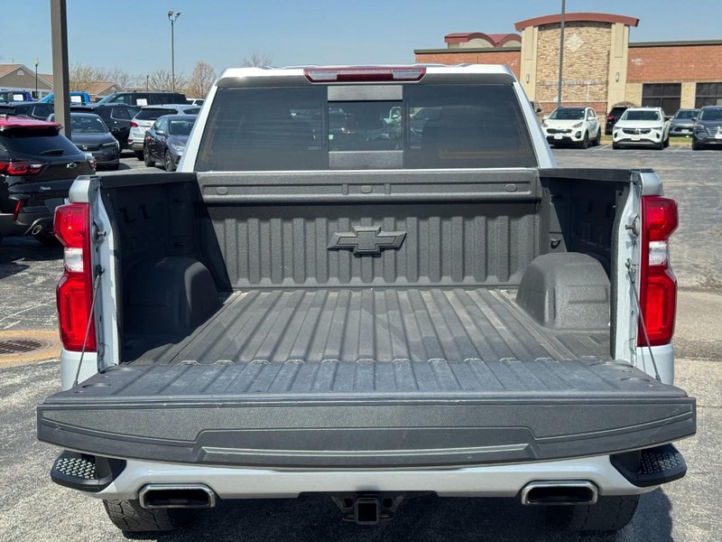 Chevrolet Silverado 1500 Vehicle Full-screen Gallery Image 04