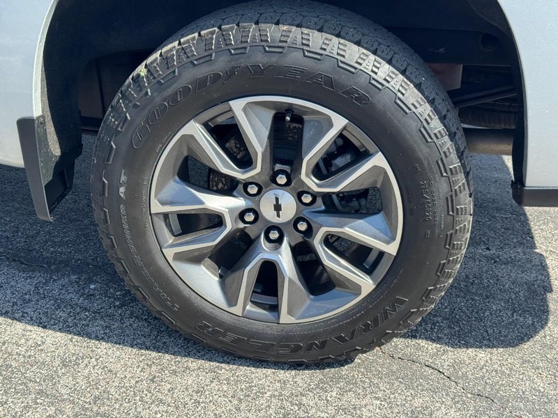 Chevrolet Silverado 1500 Vehicle Full-screen Gallery Image 07