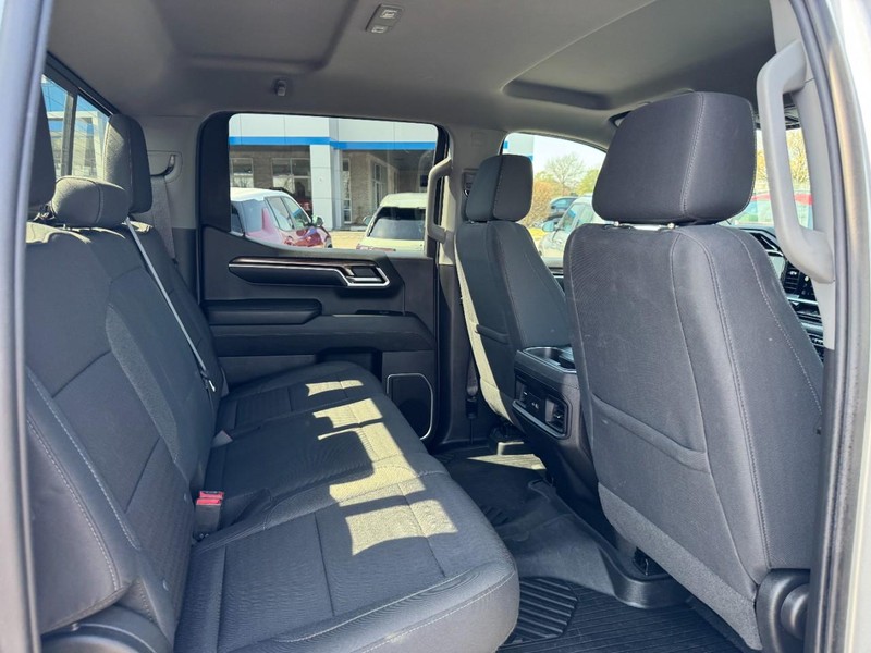 Chevrolet Silverado 1500 Vehicle Full-screen Gallery Image 10