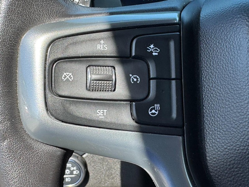 Chevrolet Silverado 1500 Vehicle Full-screen Gallery Image 18