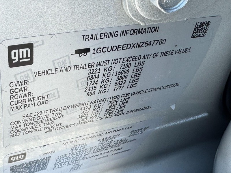 Chevrolet Silverado 1500 Vehicle Full-screen Gallery Image 25