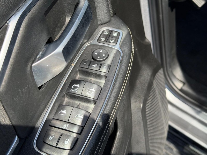 Ram 2500 Vehicle Image 21