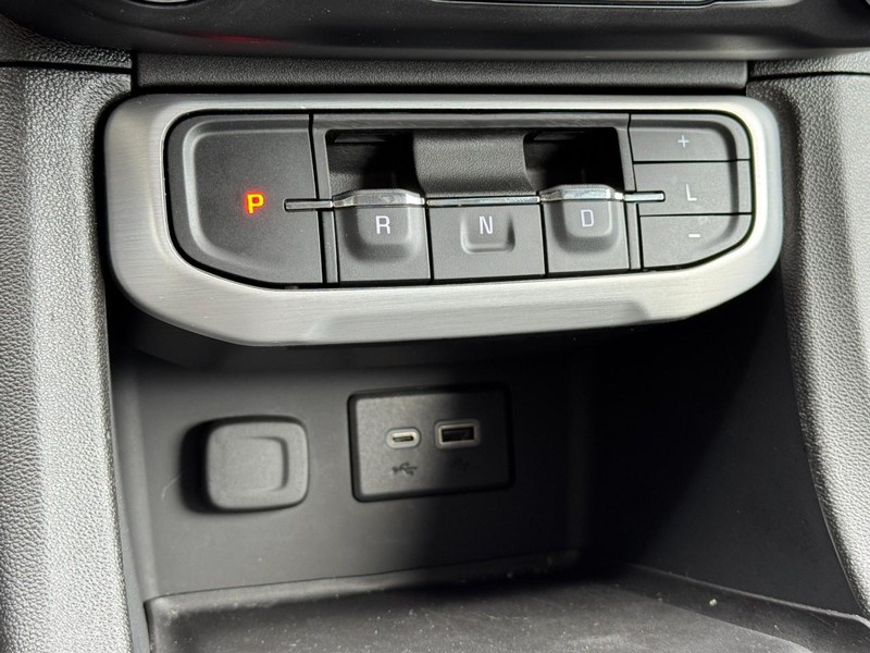 GMC Acadia Vehicle Image 20