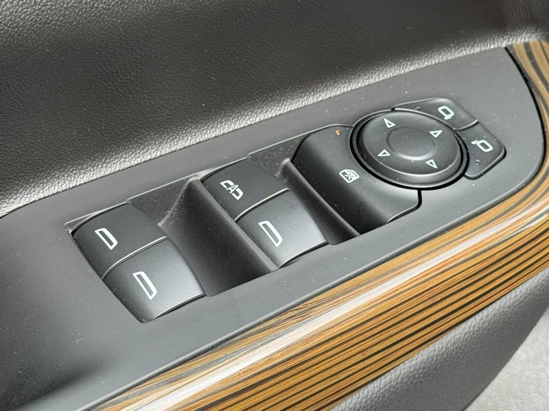 GMC Acadia Vehicle Image 23