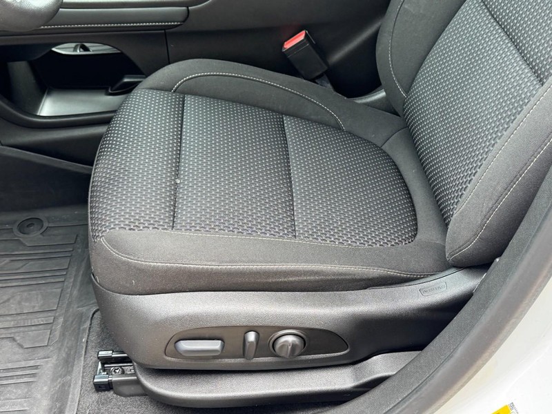 GMC Acadia Vehicle Image 24