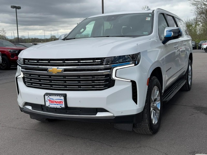 Chevrolet Suburban Vehicle Image 08
