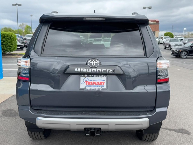 Toyota 4Runner Vehicle Image 04