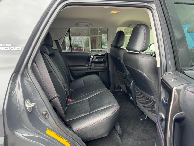 Toyota 4Runner Vehicle Image 10