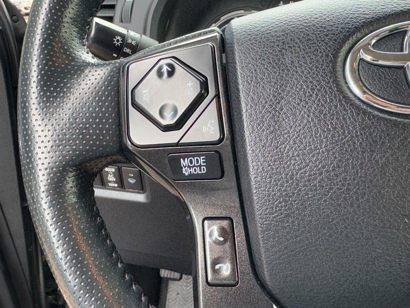 Toyota 4Runner Vehicle Image 16