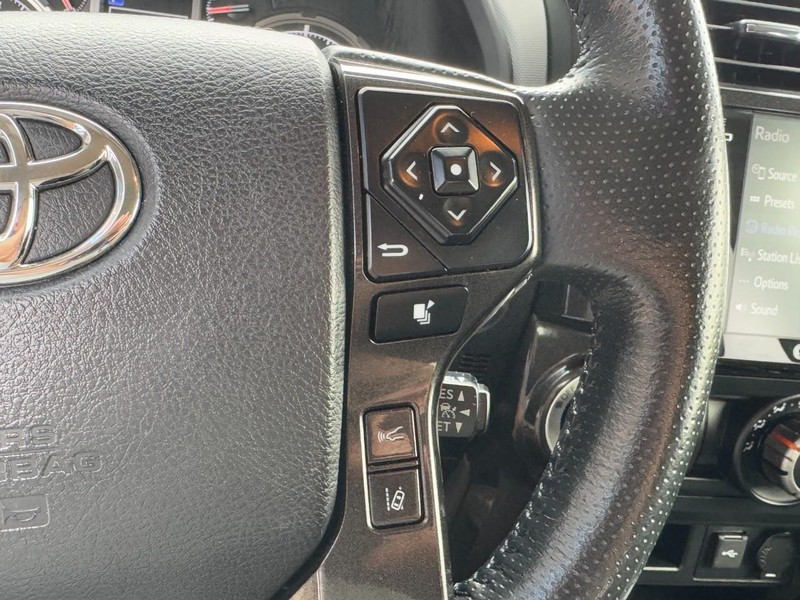 Toyota 4Runner Vehicle Image 17