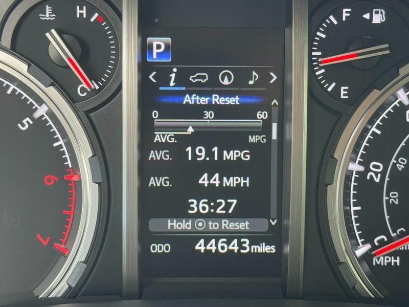 Toyota 4Runner Vehicle Image 18