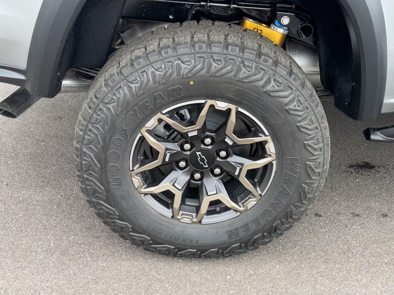 Chevrolet Colorado Vehicle Image 04
