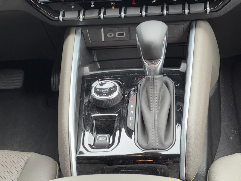 Chevrolet Colorado Vehicle Image 09