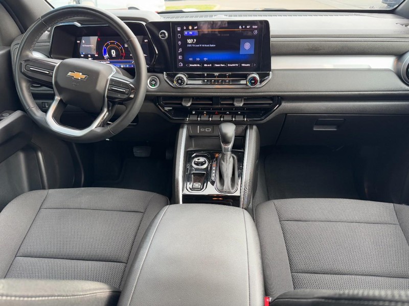 Chevrolet Colorado Vehicle Image 11