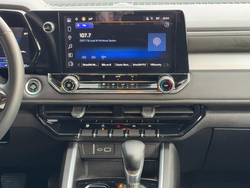 Chevrolet Colorado Vehicle Image 13