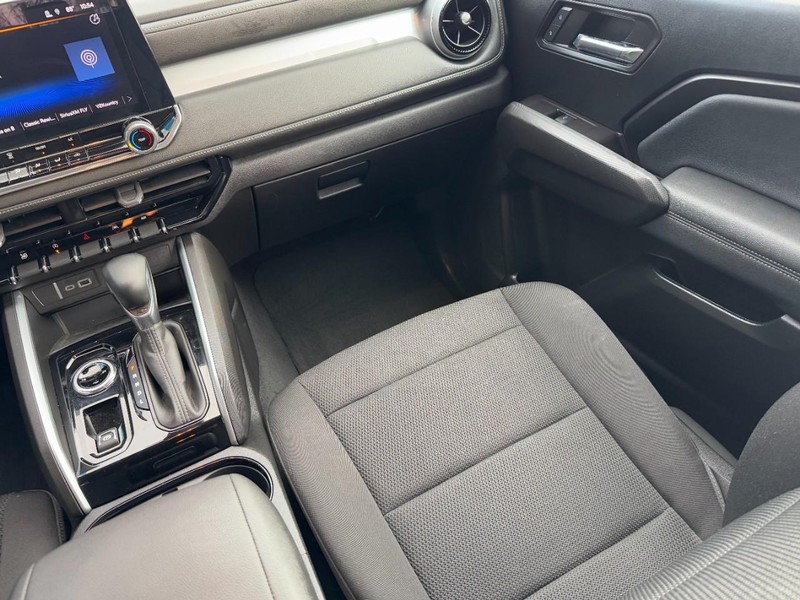 Chevrolet Colorado Vehicle Image 15