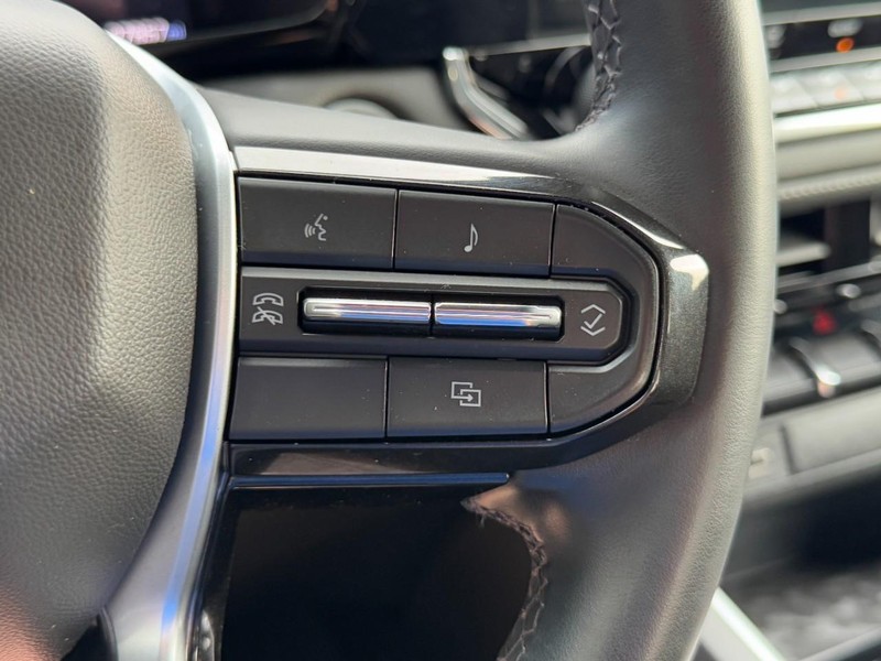 Chevrolet Colorado Vehicle Image 17
