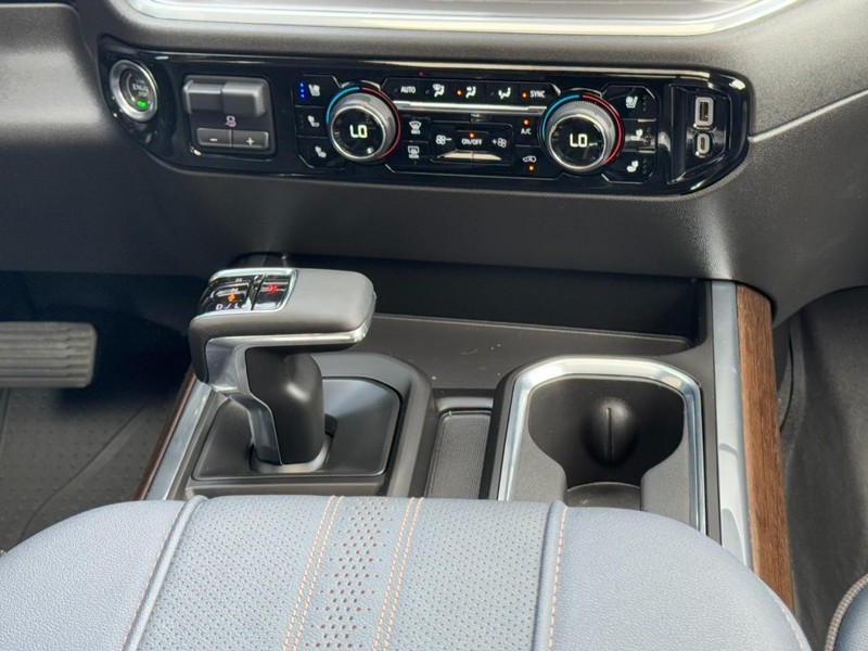 Chevrolet Silverado 1500 Vehicle Image 14