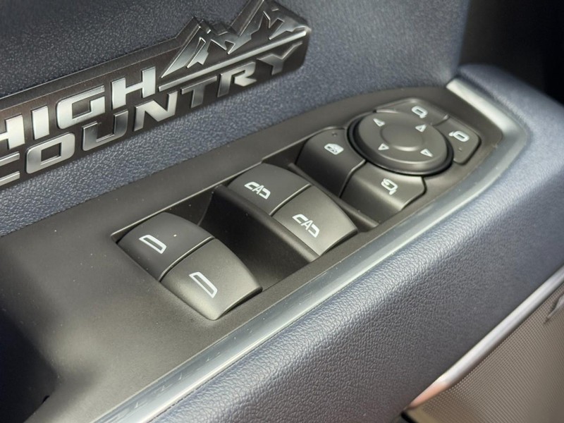 Chevrolet Silverado 1500 Vehicle Image 22