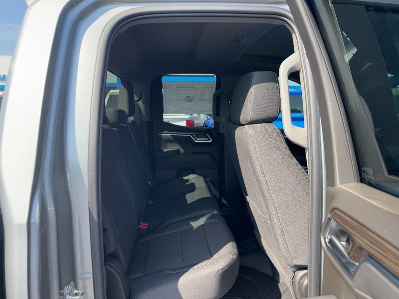 Chevrolet Silverado 1500 Vehicle Image 05