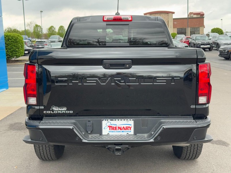 Chevrolet Colorado Vehicle Full-screen Gallery Image 04