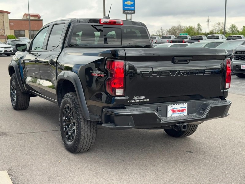 Chevrolet Colorado Vehicle Full-screen Gallery Image 06