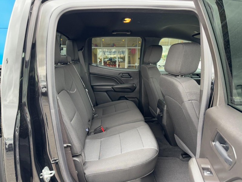 Chevrolet Colorado Vehicle Full-screen Gallery Image 10