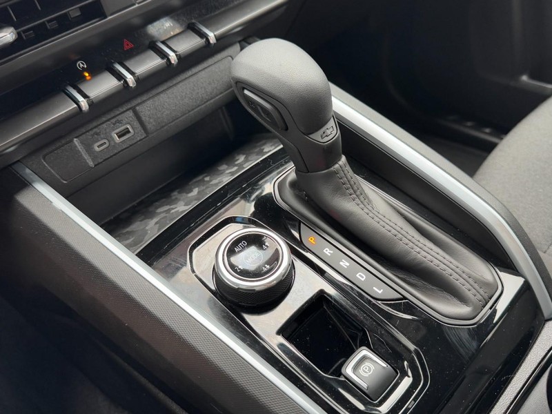 Chevrolet Colorado Vehicle Full-screen Gallery Image 19