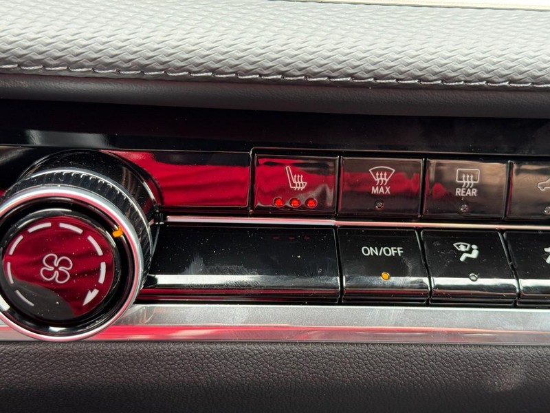 Chevrolet Equinox Vehicle Image 12