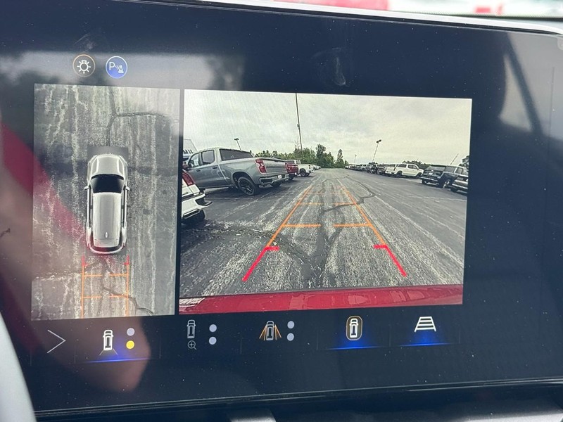 Chevrolet Equinox Vehicle Image 13